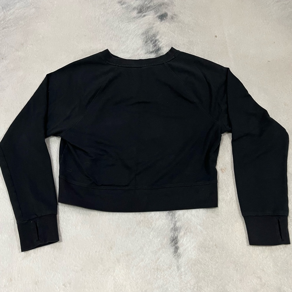 Black Long Sleeve Women's Crop Sweatshirt